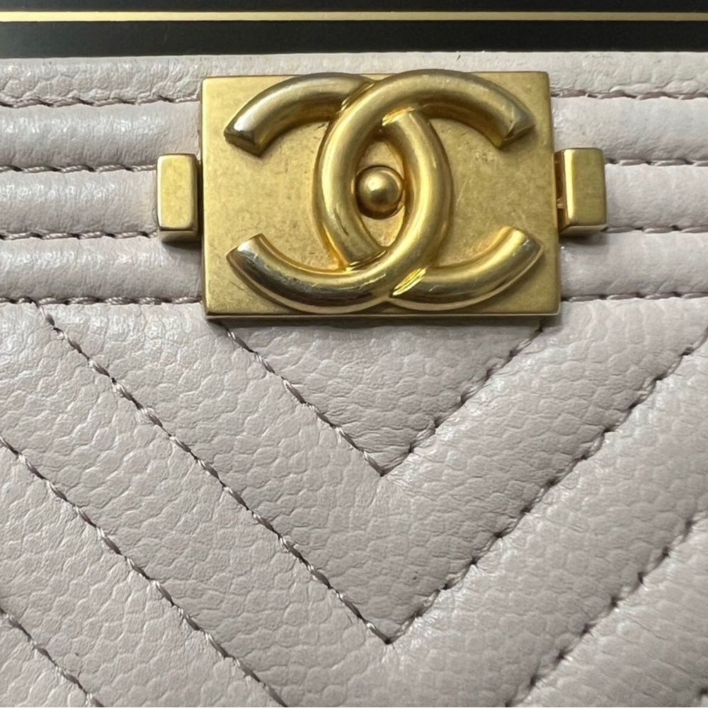CHANEL Boy Card Holder with Gold Accent - Picture 11 of 12